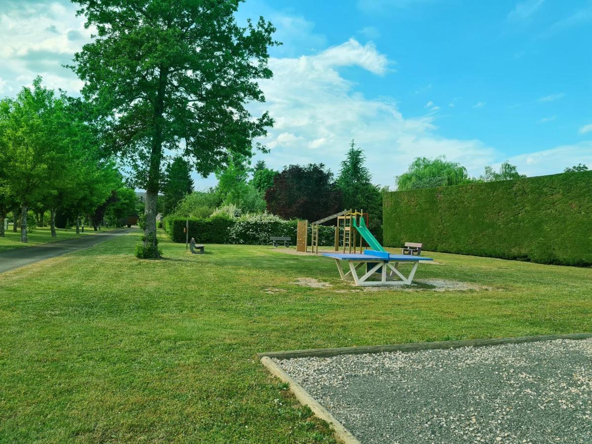Resort & Camping - Val De Braye Bessé-sur-Braye Exterior foto