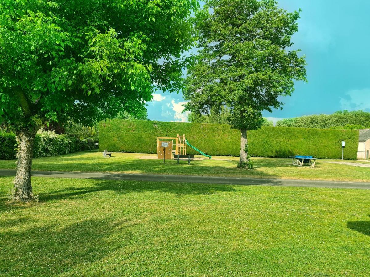 Resort & Camping - Val De Braye Bessé-sur-Braye Exterior foto